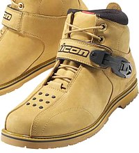 Cruiser boots with lace guards Cruiser boots with lace guards
