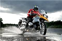 Click here to find motorcycle rain gear and other rider gear...